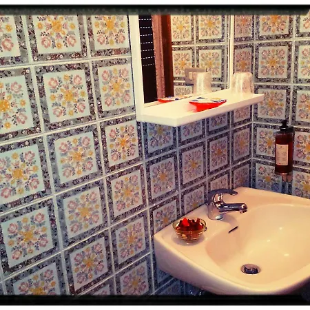 Lo Scoiattolo Guest house Nebbiu