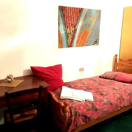 Lo Scoiattolo Guest house *